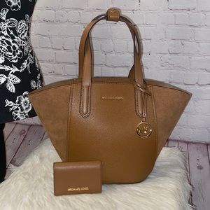 Michael Kors Small PORTIA Tote/JET SET Small Flap ID Card Case Wallet 2pc